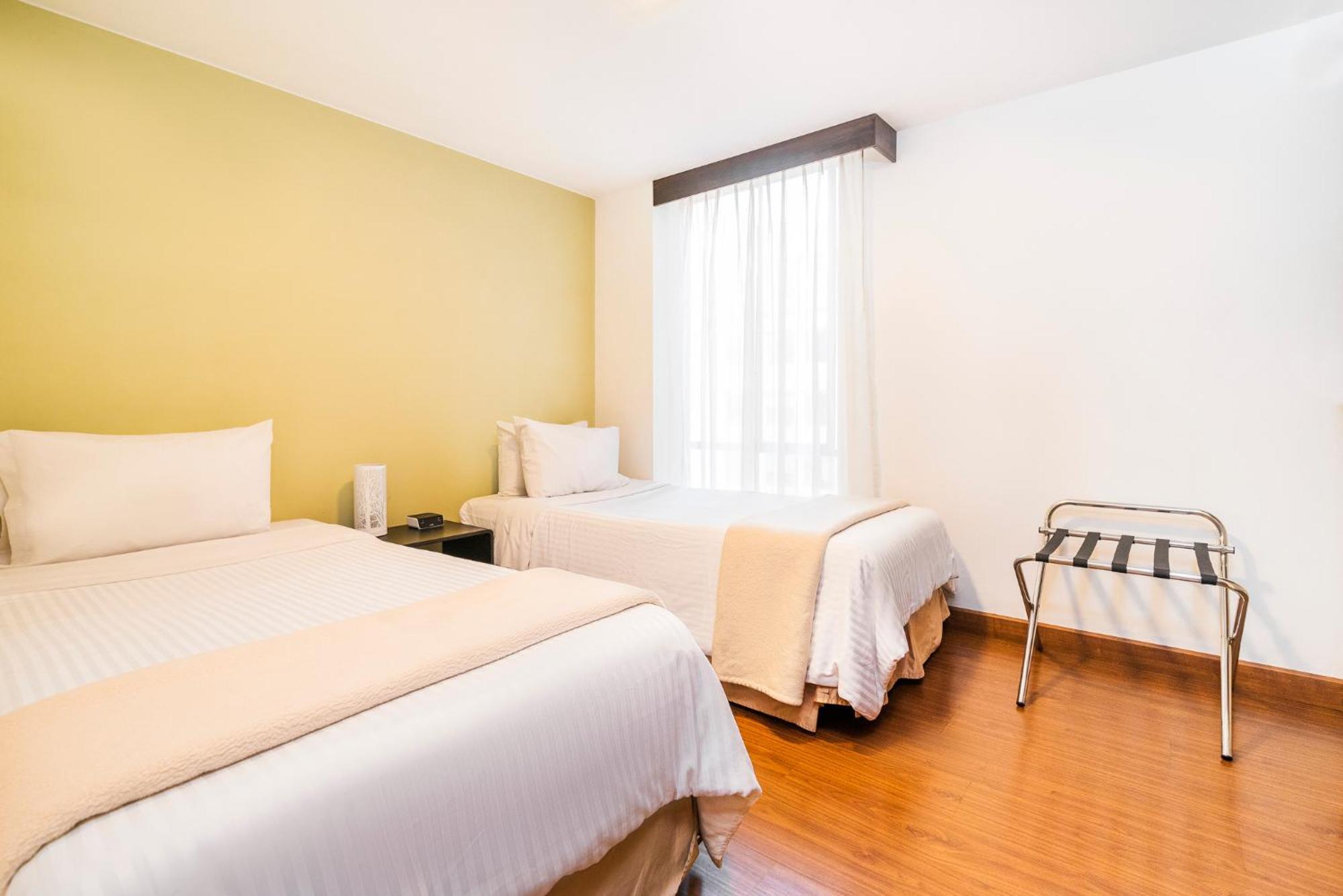בוגוטה Lloyds Apartasuites Parque 93 מראה חיצוני תמונה