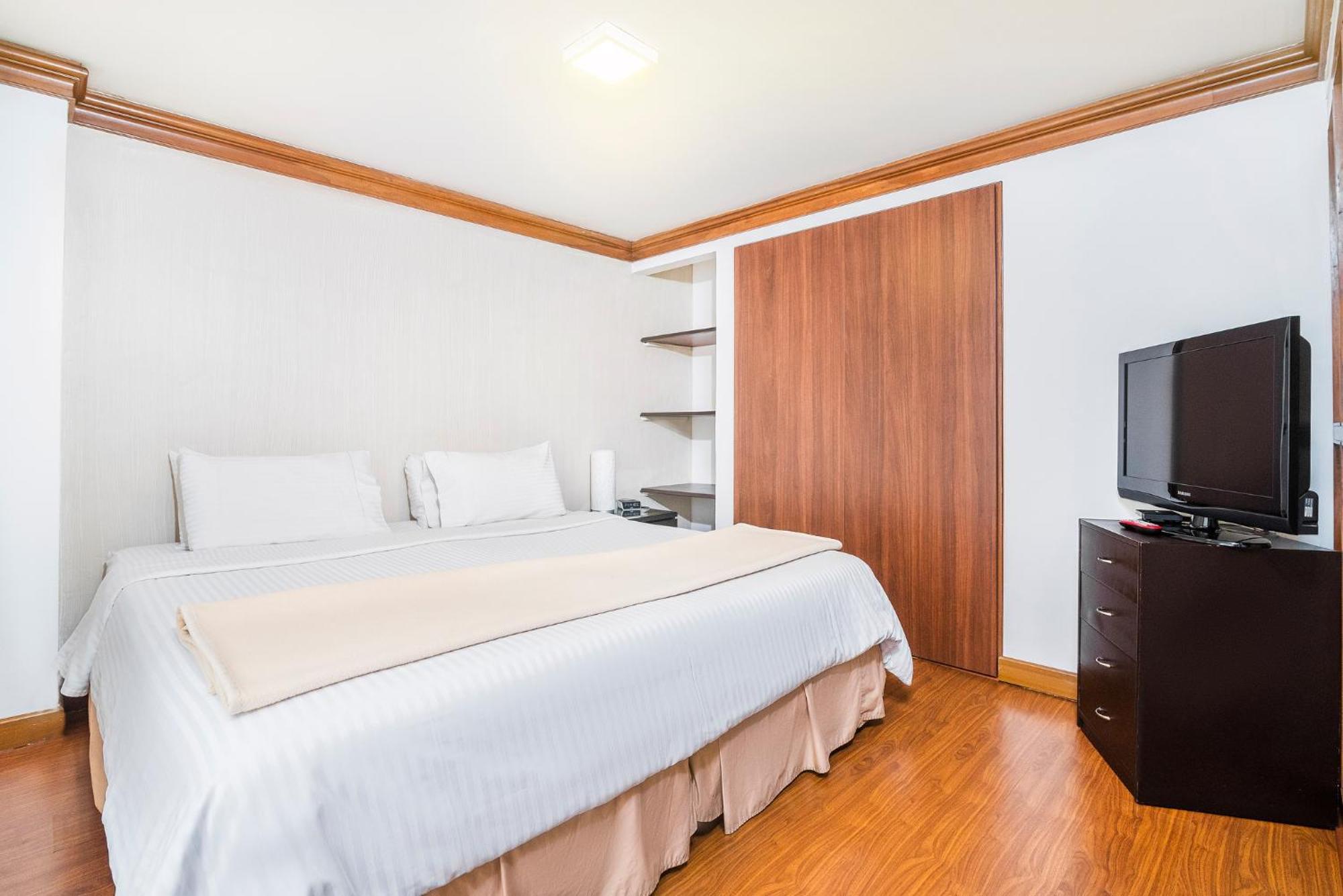 בוגוטה Lloyds Apartasuites Parque 93 מראה חיצוני תמונה