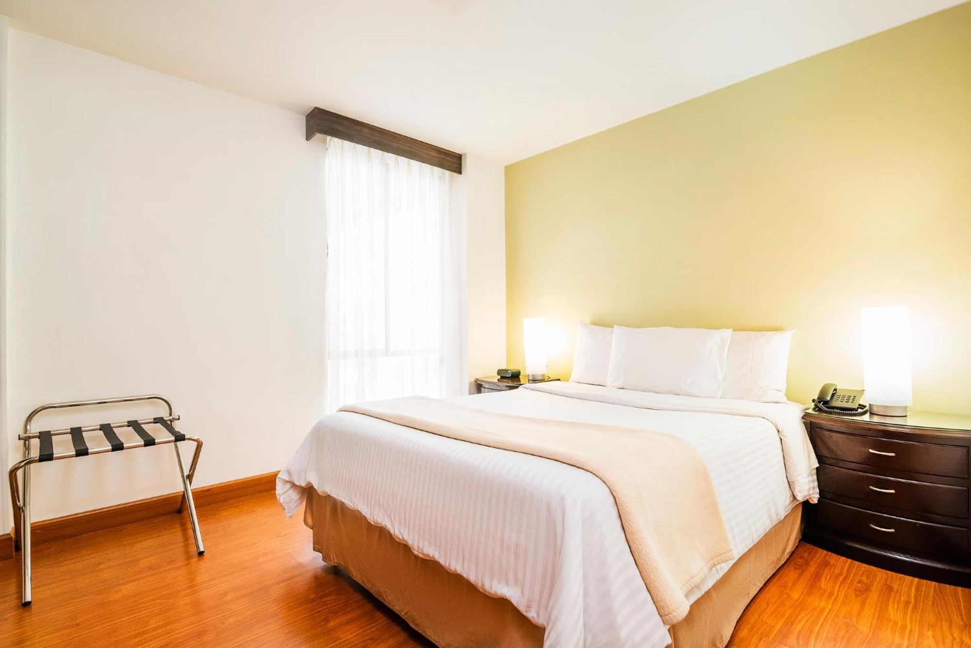 בוגוטה Lloyds Apartasuites Parque 93 מראה חיצוני תמונה