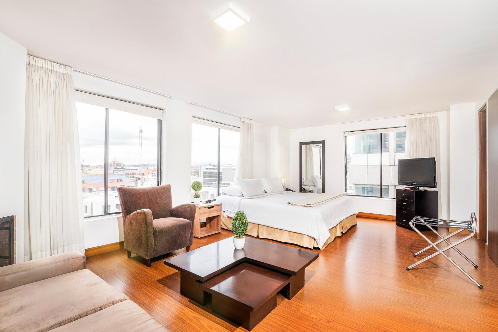 בוגוטה Lloyds Apartasuites Parque 93 מראה חיצוני תמונה